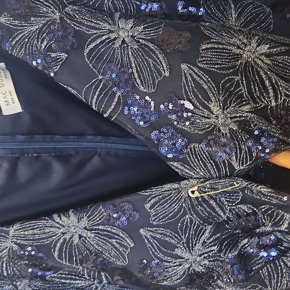 Size 24W navy blue long sleeve evening gown w/ silver metallic flowers Mac Dugga - Picture 15 of 17